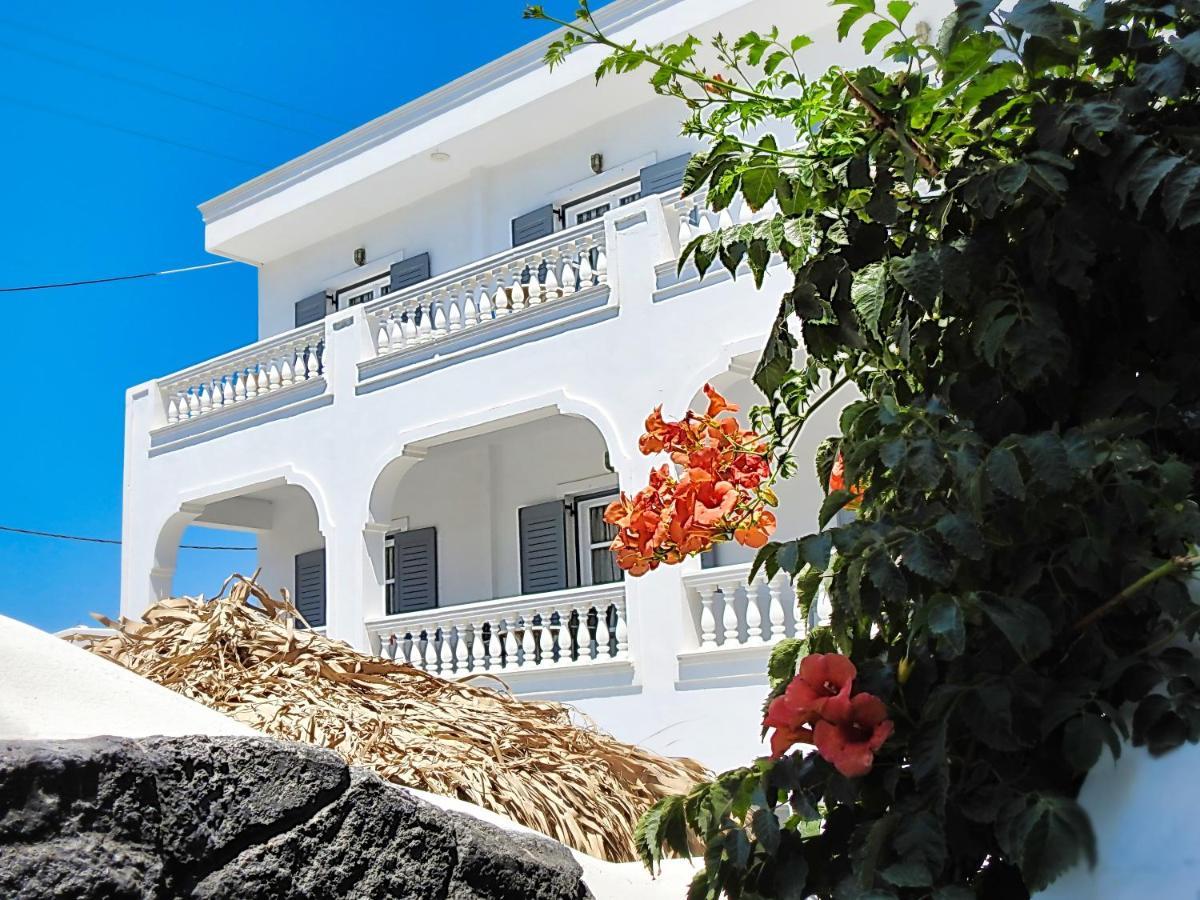 Avraki Hotel Kamári Exterior foto